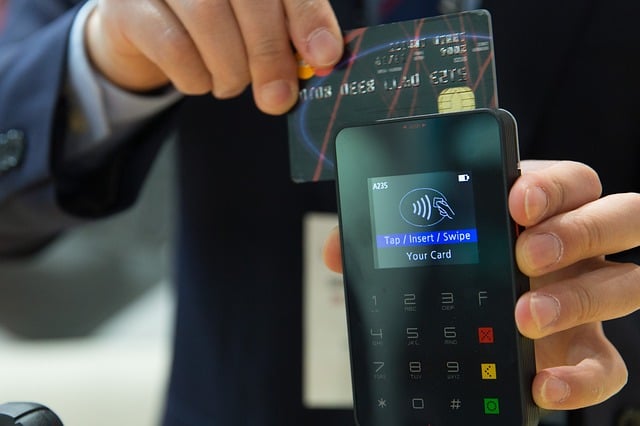 quels sont les banques qui proposent e-carte bleue à leurs clients ?