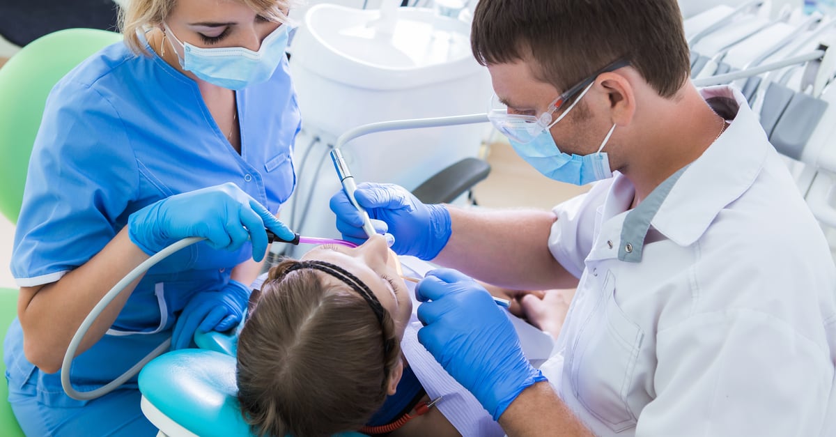 Devenir Assistant dentaire : missions, salaire et formation
