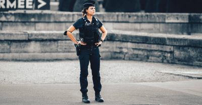 Devenir Inspecteur de police : missions, salaire et formation