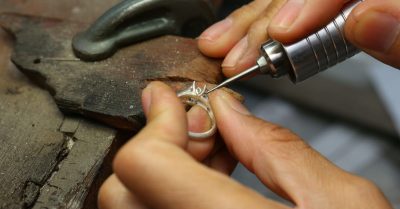 CAP ATBJ – Art et techniques de la bijouterie-joaillerie option Bijouterie-joaillerie : durée, programme…